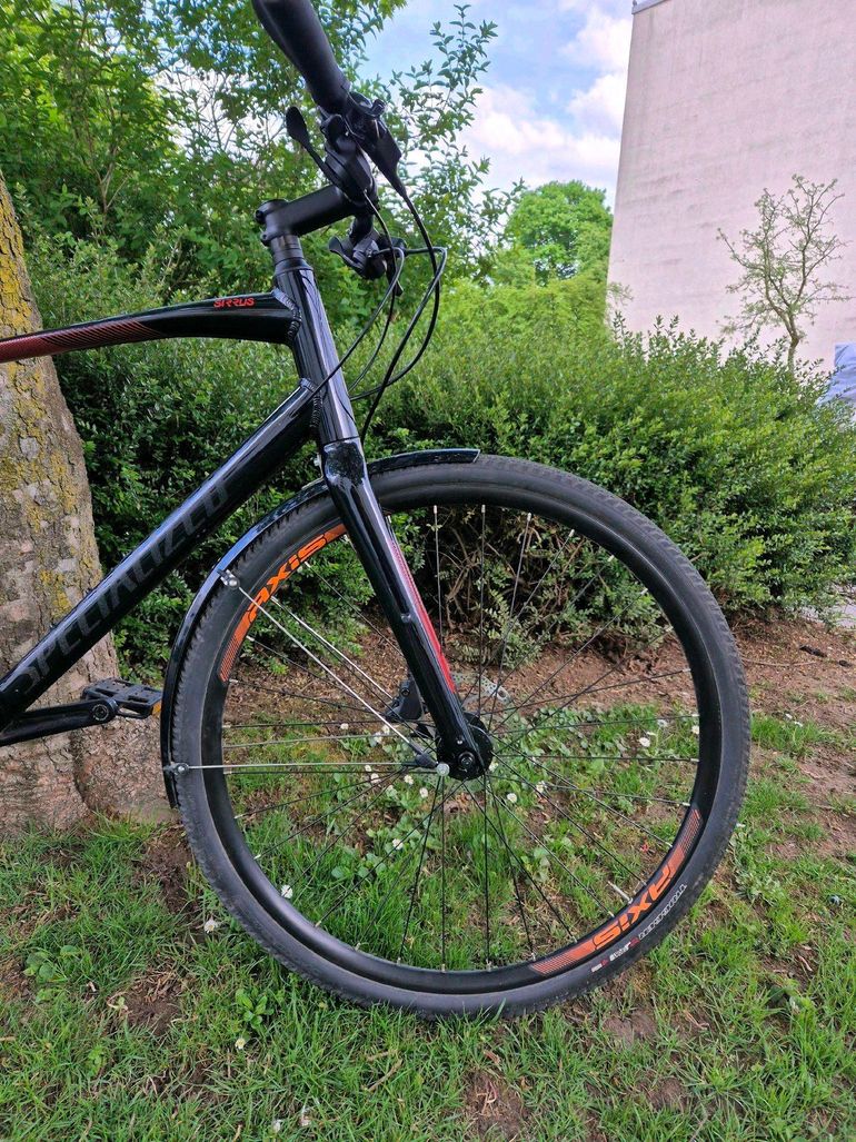 Used Specialized Sirrus 3.0 2022 Road & Gravel, Black — image 4 of 6
