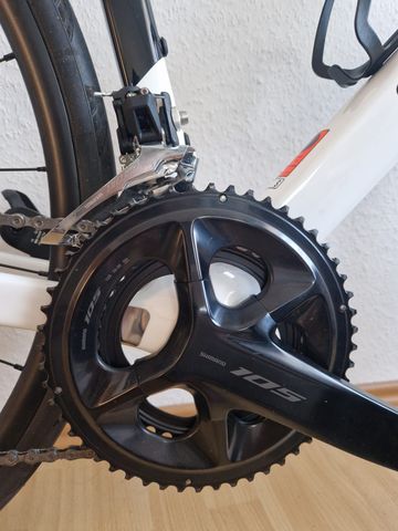 Canyon Ultimate CF SL 7 2024 2024 Road & Gravel d'occasion — image 11 sur 19
