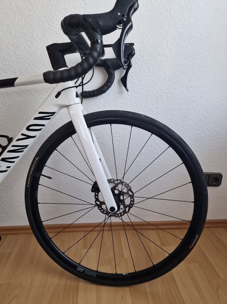 Canyon Ultimate CF SL 7 2024 2024 Road & Gravel d'occasion — image 4 sur 19