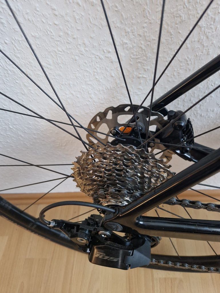 Canyon Ultimate CF SL 7 2024 2024 Road & Gravel d'occasion — image 9 sur 19