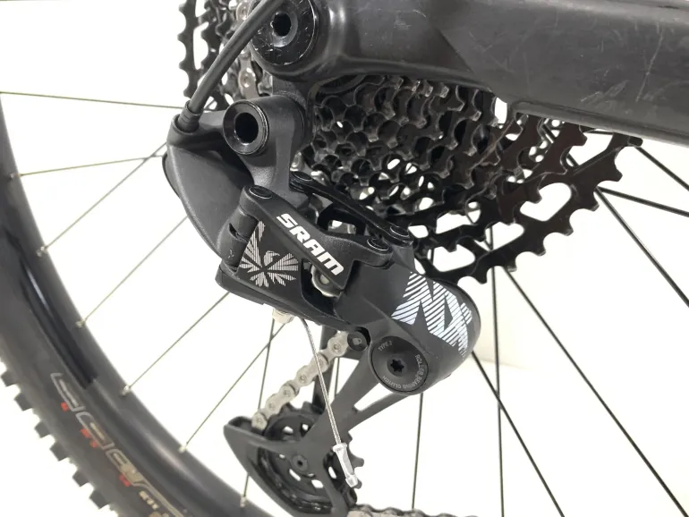 Used Santa Cruz Bronson 2022 Mountainbike, Black — image 3 of 9