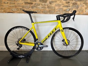 Used Scott Addict RC 30 2021 2021 Road & Gravel — image 2 of 19