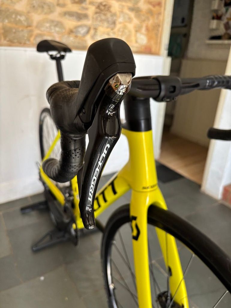 Used Scott Addict RC 30 2021 2021 Road & Gravel — image 3 of 19