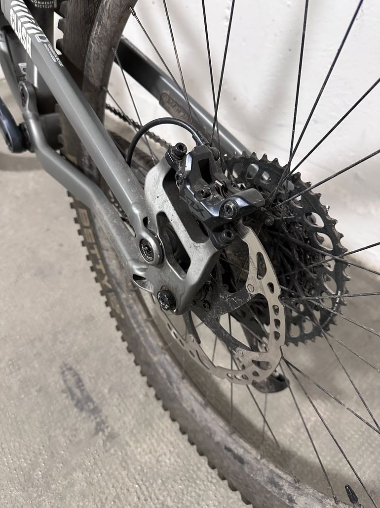 Used Commencal CLASH RACE 2021 2021 Mountainbike, Light Gray, 27.5 — image 5 of 7