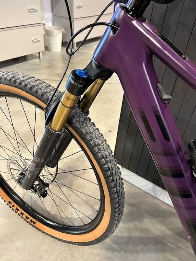 BMC Fourstroke AMP LT LTD 2023 2023 Mountainbike d'occasion — image 15 sur 15