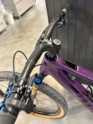 BMC Fourstroke AMP LT LTD 2023 2023 Mountainbike d'occasion — image 5 sur 15