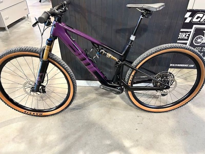 BMC Fourstroke AMP LT LTD 2023 2023 Mountainbike d'occasion — image 9 sur 15