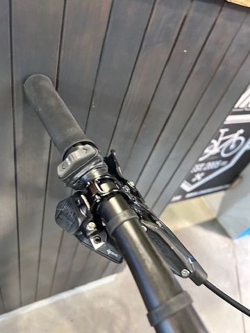 BMC Fourstroke AMP LT LTD 2023 2023 Mountainbike d'occasion — image 3 sur 15