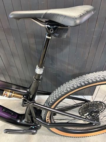 BMC Fourstroke AMP LT LTD 2023 2023 Mountainbike d'occasion — image 12 sur 15