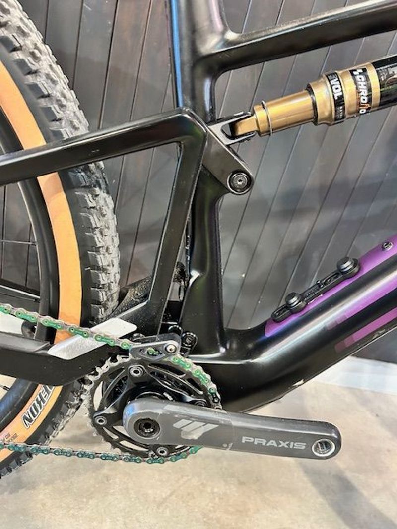 BMC Fourstroke AMP LT LTD 2023 2023 Mountainbike d'occasion — image 13 sur 15