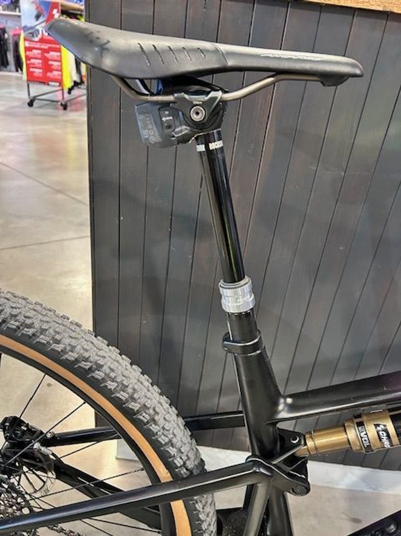 BMC Fourstroke AMP LT LTD 2023 2023 Mountainbike d'occasion — image 8 sur 15