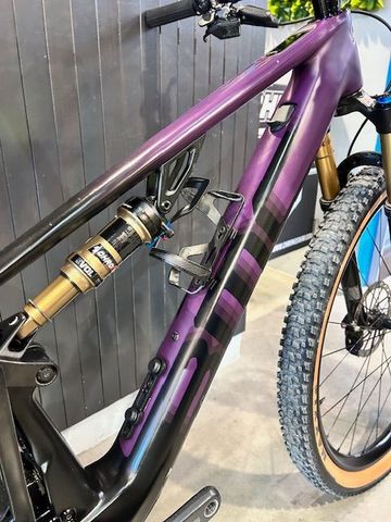 BMC Fourstroke AMP LT LTD 2023 2023 Mountainbike d'occasion — image 10 sur 15
