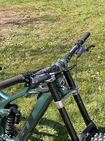 Used GT Fury 2022 Mountainbike, Green — image 3 of 5
