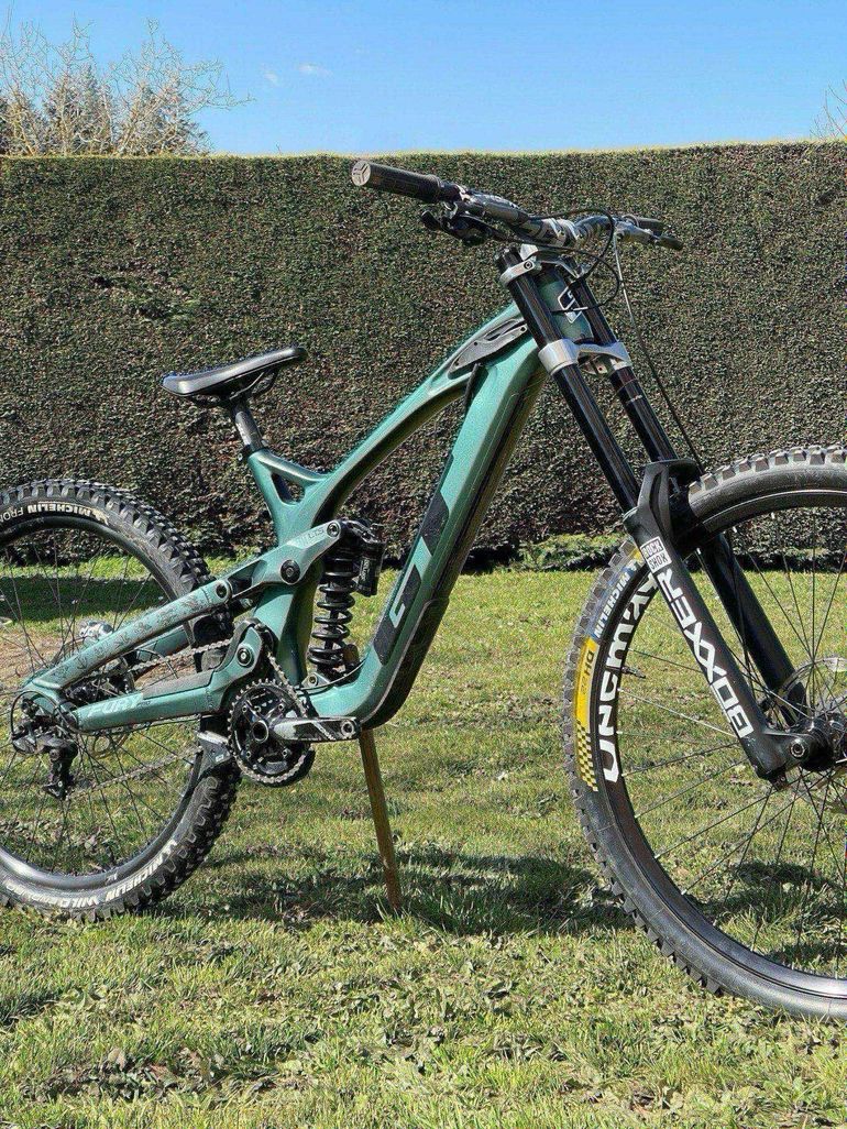 Used GT Fury 2022 Mountainbike, Green — image 2 of 5
