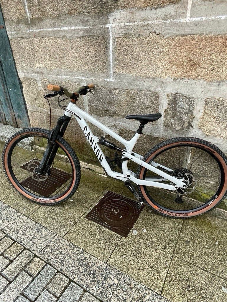 Used Canyon Spectral 5 2024 2024 Mountainbike, Weiß, 27.5, 29 — image 1 of 3