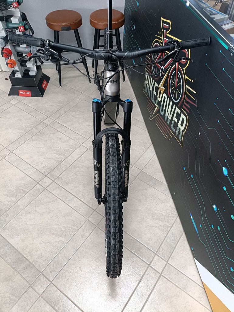 Used BH Ilynx+ Sl 2025 Mountainbike, Light Gray — image 2 of 5