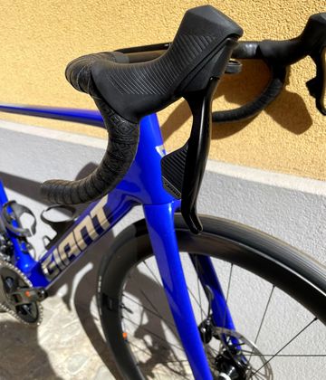 Used Giant Propel Advanced 1 2024 2024 Road & Gravel, Blue — image 4 of 8