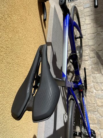 Used Giant Propel Advanced 1 2024 2024 Road & Gravel, Blue — image 7 of 8