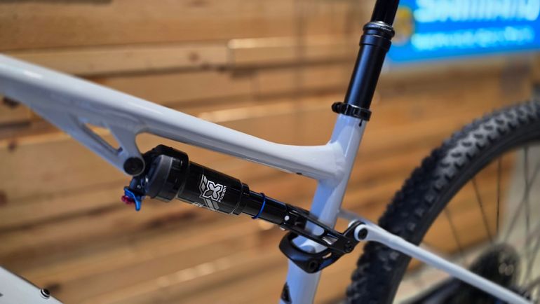 Used Specialized Chisel 2025 2025 Mountainbike, Light Gray, 29 — image 13 of 13