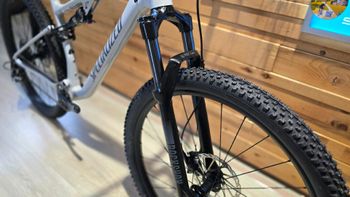 Used Specialized Chisel 2025 2025 Mountainbike, Light Gray, 29 — image 8 of 13