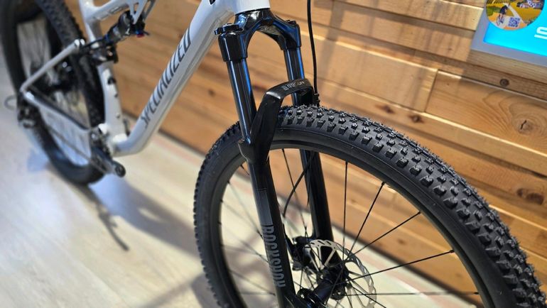 Used Specialized Chisel 2025 2025 Mountainbike, Light Gray, 29 — image 8 of 13
