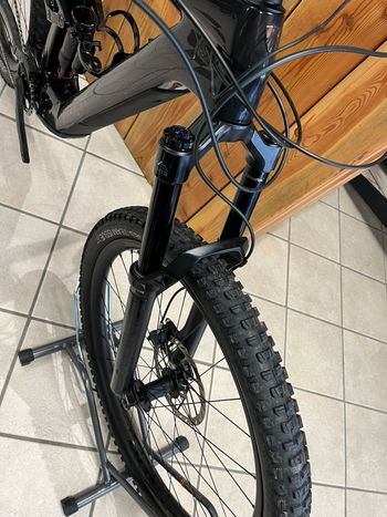 Brugt Trek Fuel EXe 9.8 XT 2024 2024 Mountainbike — billede 9 af 12