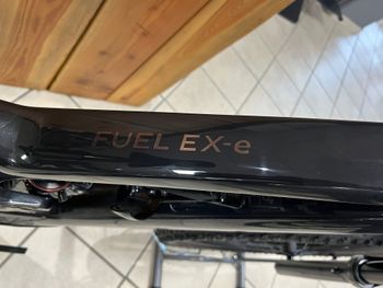Brugt Trek Fuel EXe 9.8 XT 2024 2024 Mountainbike — billede 3 af 12
