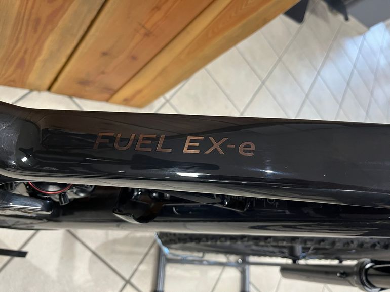 Brugt Trek Fuel EXe 9.8 XT 2024 2024 Mountainbike — billede 3 af 12