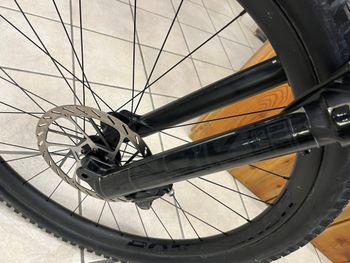Brugt Trek Fuel EXe 9.8 XT 2024 2024 Mountainbike — billede 7 af 12
