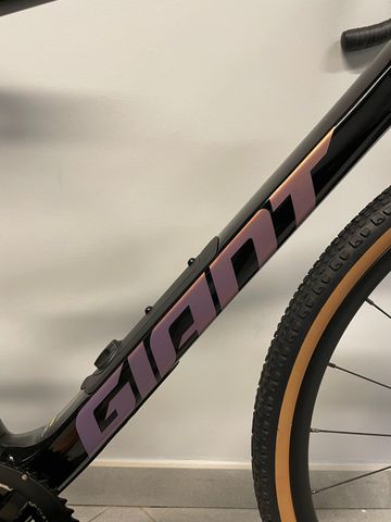 Used Giant Revolt Advanced 2 2025 2025 Road & Gravel, Black — image 3 of 9