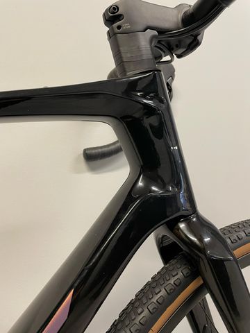 Used Giant Revolt Advanced 2 2025 2025 Road & Gravel, Black — image 7 of 9