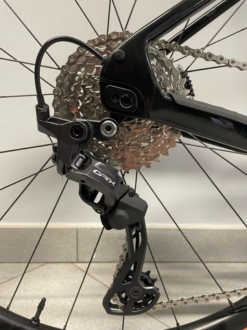 Used Giant Revolt Advanced 2 2025 2025 Road & Gravel, Black — image 5 of 9