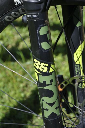 Used Pivot Switchblade Shimano Deore XT 2022 Mountainbike, Green — image 14 of 15