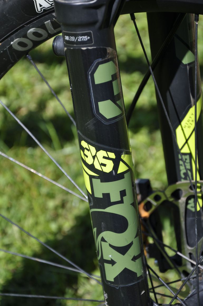 Used Pivot Switchblade Shimano Deore XT 2022 Mountainbike, Green — image 14 of 15
