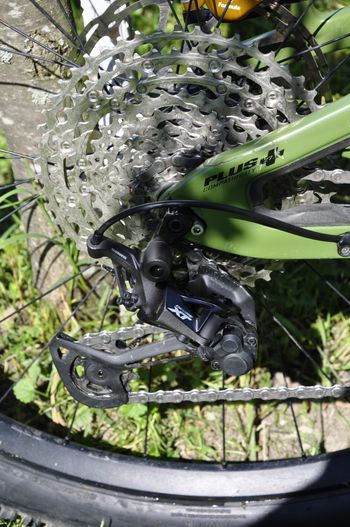 Used Pivot Switchblade Shimano Deore XT 2022 Mountainbike, Green — image 7 of 15