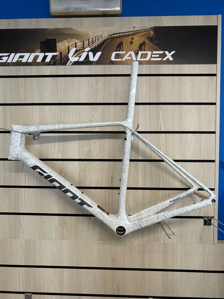 Used Giant TCR Advanced SL Frameset Frameset 2025 Road & Gravel, White — image 2 of 4