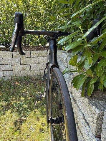 Used Pinarello F7 SRAM Force eTap AXS 2024 Road & Gravel, Black — image 5 of 7