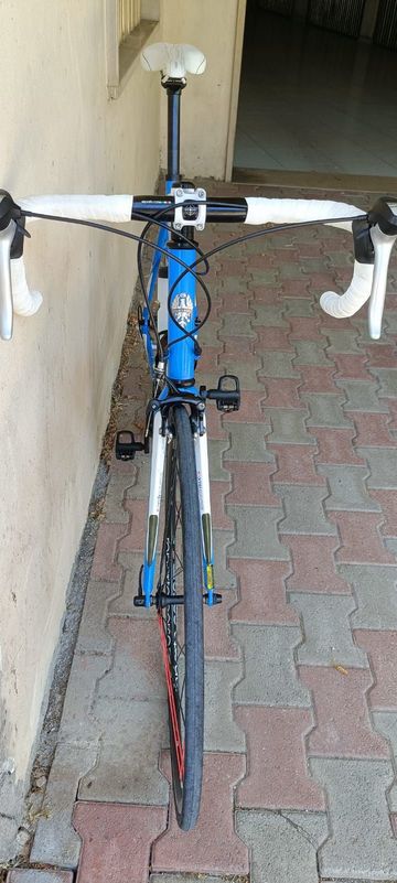 Używany Bianchi Via Nirone Campagnolo Chorus 2016 Road & Gravel — zdjęcie 2 z 5
