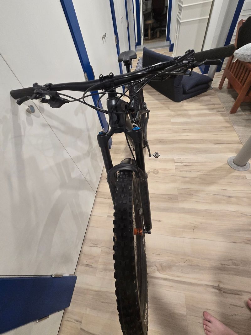 Used Scott Genius 910 2022 2022 Mountainbike, Black, 29 — image 1 of 8