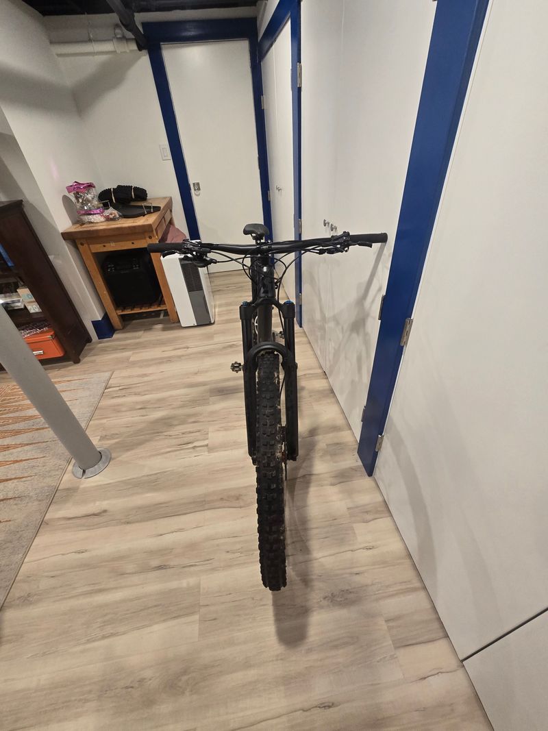 Used Scott Genius 910 2022 2022 Mountainbike, Black, 29 — image 5 of 8