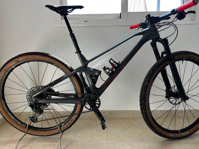 Brugt Mondraker F-PODIUM CARBON DC 2023 2023 Mountainbike — billede 1 af 8