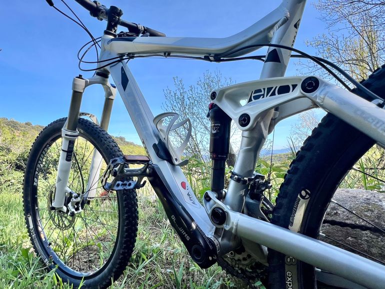 Used Trek Fuel EX 6 2011 2011 Mountainbike, Light Gray, 26 — image 2 of 5