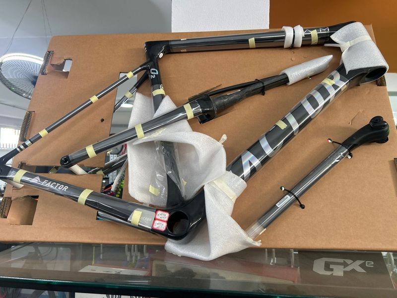 Used Factor O2 VAM Frameset 2021 Road & Gravel, Black — image 3 of 3