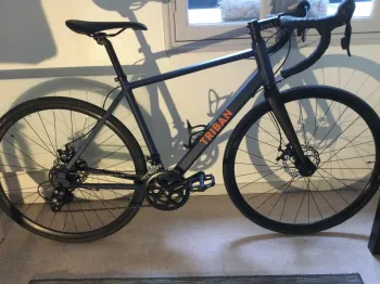 Used Triban RC 120 2020 Road & Gravel, Blue — image 1 of 3