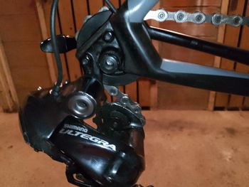 Used Focus Cayo Ultegra DI2 2016 Road & Gravel, Black — image 11 of 11