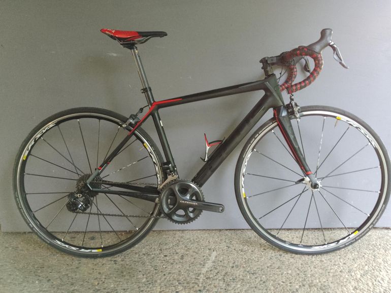 Used Focus Cayo Ultegra DI2 2016 Road & Gravel, Black — image 1 of 11