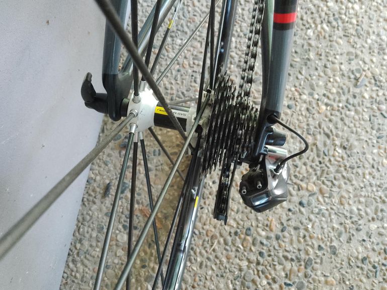 Used Focus Cayo Ultegra DI2 2016 Road & Gravel, Black — image 5 of 11