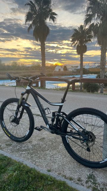 Used Giant Trance 27.5 2 LTD 2016 MTB