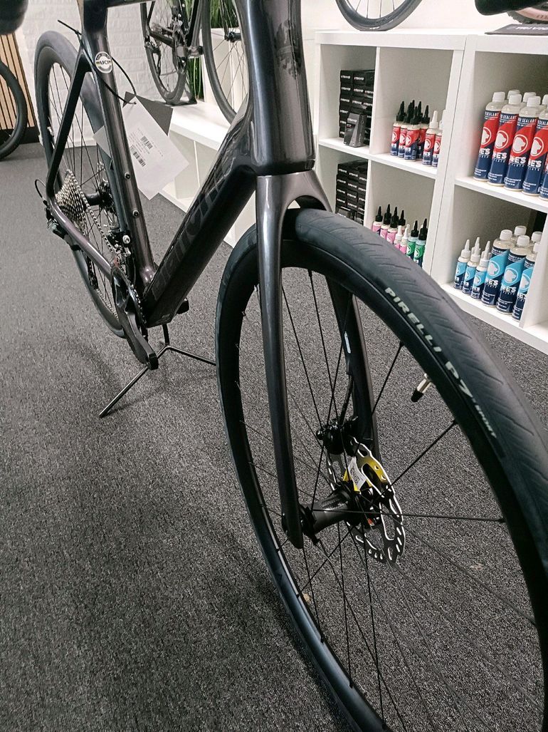 Gebrauchtes Bianchi Infinito 2025 Road & Gravel, Violett — Bild 4 von 7