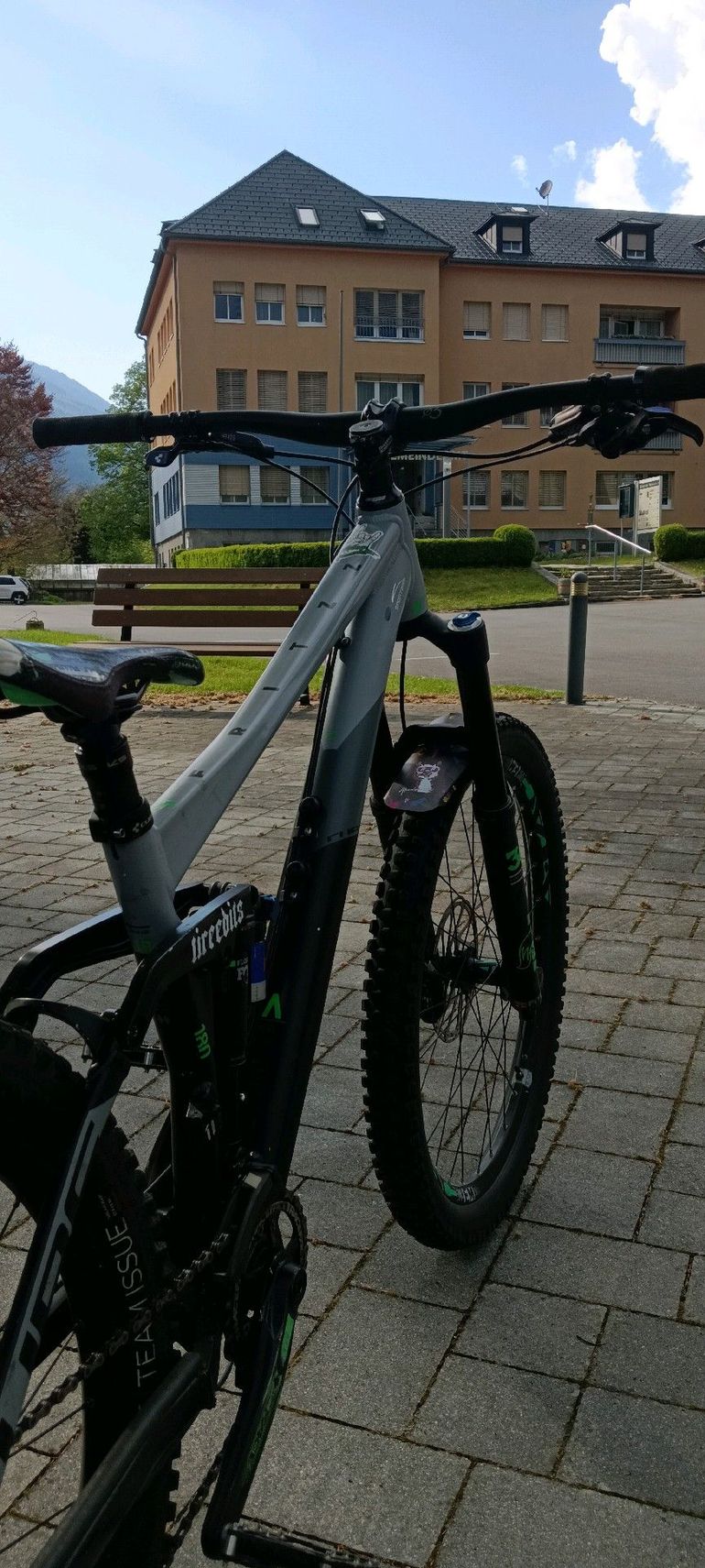 Used CUBE FRITZZ 180 HPA Race 27.5 2017 2017 Mountainbike, Hellgrau, 27.5 — image 2 of 7